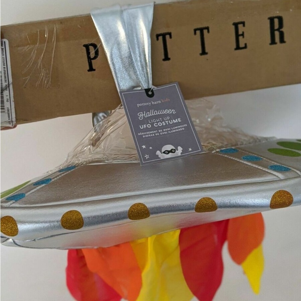 Pottery Barn UFO Space-X Alien Kids Costume Light Up NWT S: 2T 3T - Picture 10 of 10